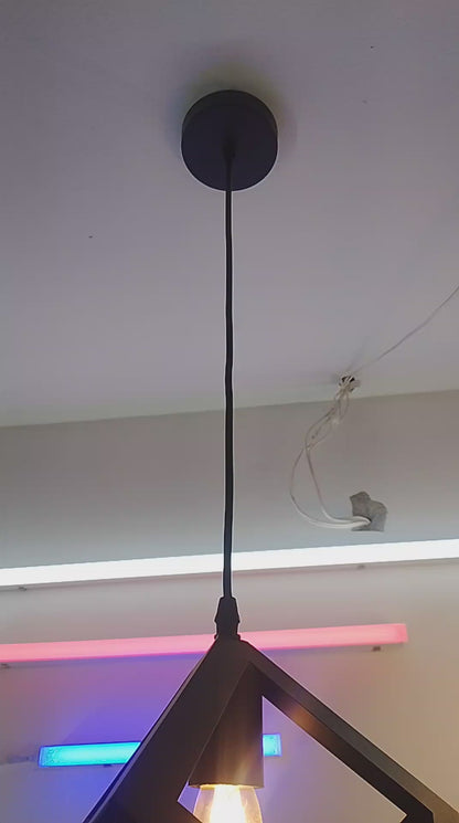 💡 Lámpara Colgante Cubo Negra – Estilo Industrial Moderno